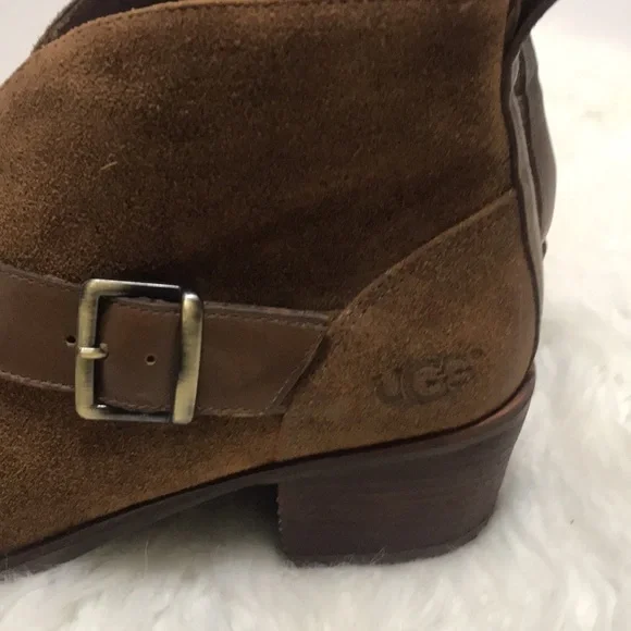 NWOB UGG WRIGHT BELTED ANKLE BOOT SIZE 8M - Picture 4 of 13